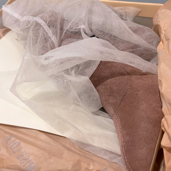 Miss Lola Rose/Mauve Over the Knee Boot NWT - Picture 8 of 10